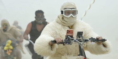 19 surreal photos show the mud, chaos, and glamour of Burning Man 19 surreal photos show the mud, chaos, and glamour of Burning Man