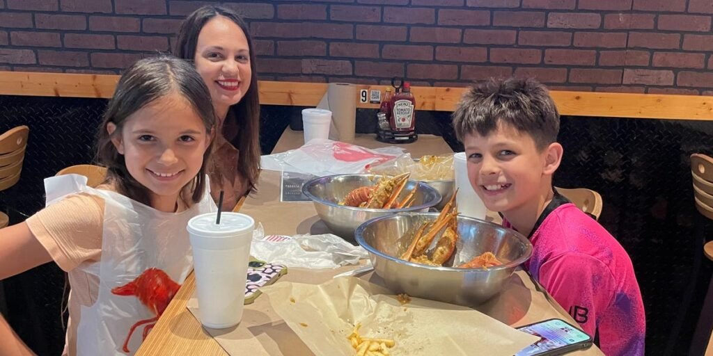 I’m a divorced mom who takes my kids out to eat 4 times a month. It’s expensive, but worth it.