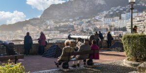 The 15 countries with the highest life expectancies — and the 15 with the lowest The 15 countries with the highest life expectancies — and the 15 with the lowest