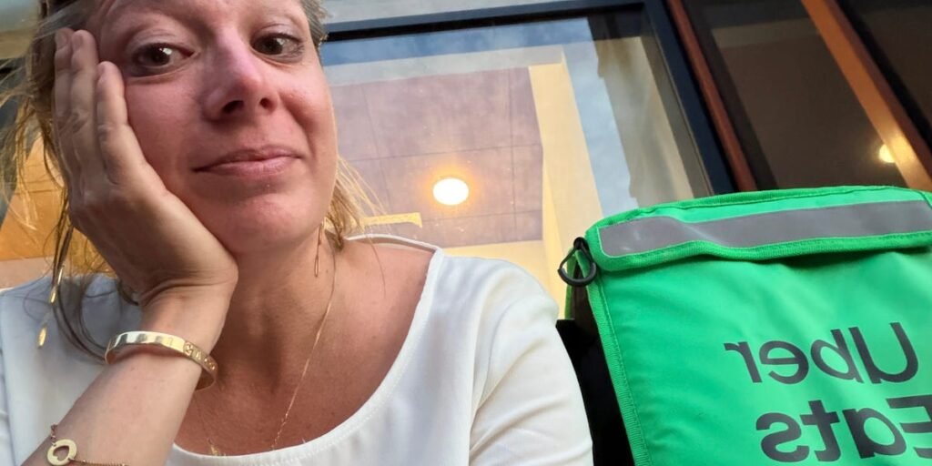 I’m 45 and spent months trying to find a new corporate job. Now I’m delivering food to support my 2 kids. I’m 45 and spent months trying to find a new corporate job. Now I’m delivering food to support my 2 kids.