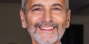 A neuroscientist and psychiatrist shares 4 simple habits to protect brain aging