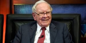 Warren Buffett has stepped down as Berkshire chairman. Here are 5 leadership lessons he leaves behind.