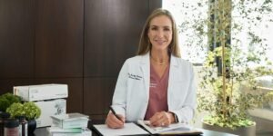 A doctor shares her muscle-building routine for longevity, from quick weightlifting workouts to daily protein