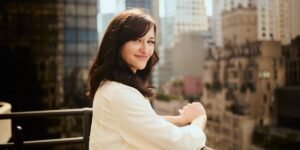 A single mom works as a makeup artist and NYC real estate broker. Here’s how she affords life in the city. A single mom works as a makeup artist and NYC real estate broker. Here’s how she affords life in the city.