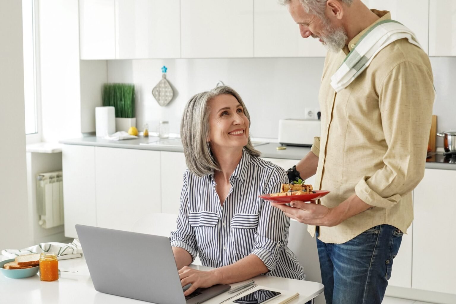 20 Best Companies With Flexible Jobs for Seniors and Older Workers